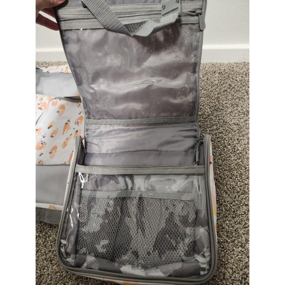 Thirty One white orange 2 packing cubes and toiletry tote